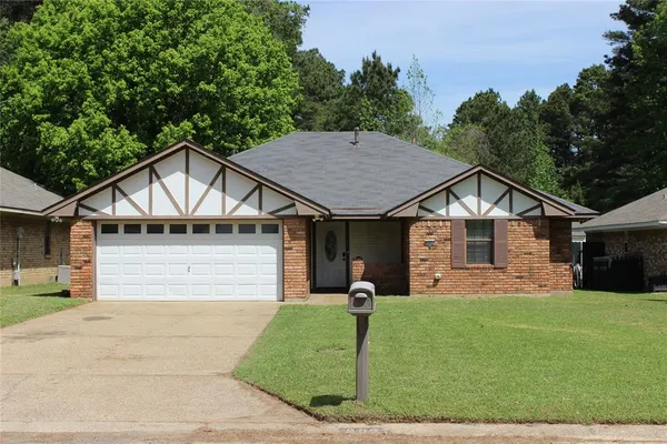 $185,000 | 9021 Hollow Bluff Drive, Haughton, LA 71037