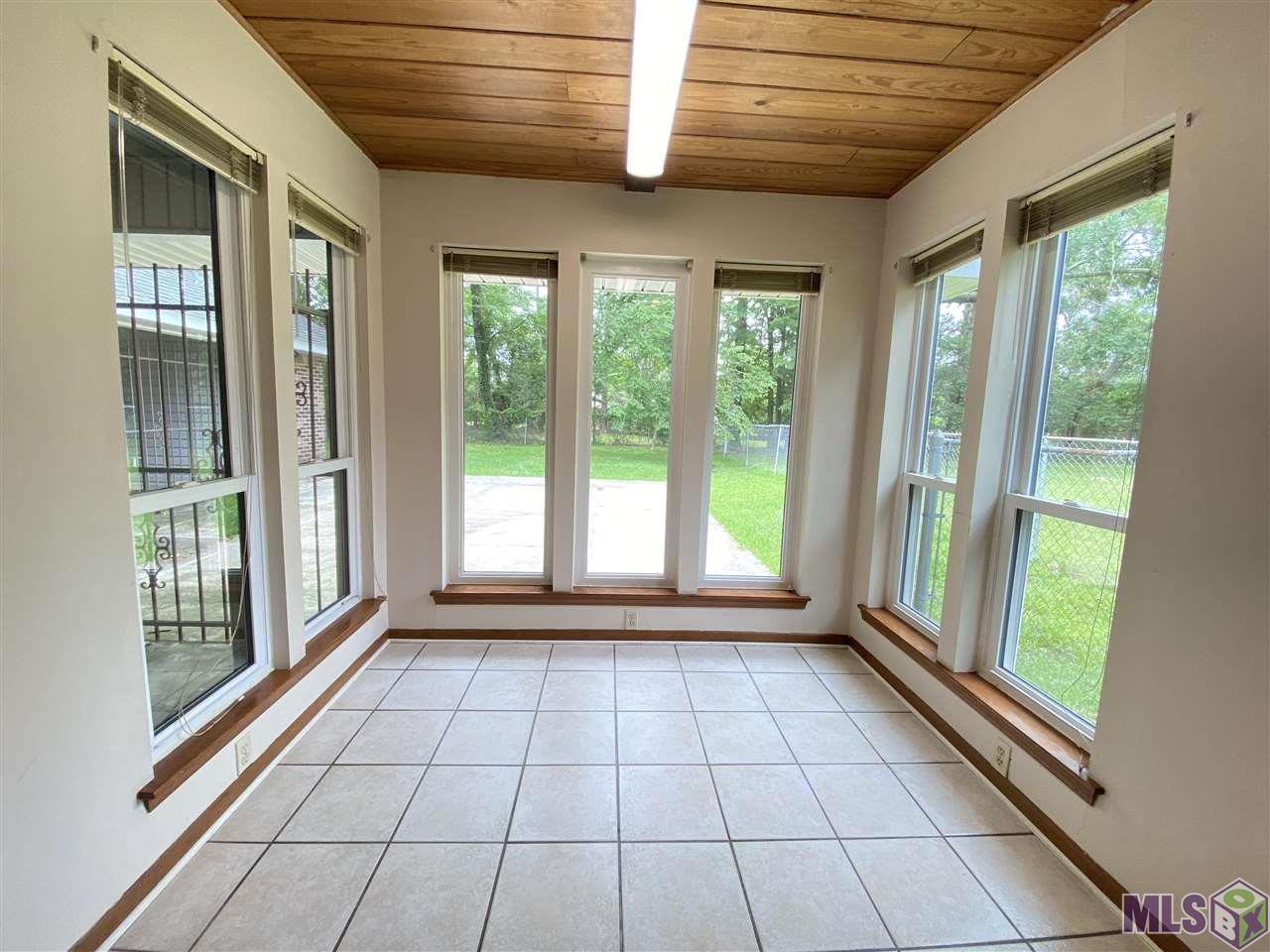 8725 Sharlane Drive Baton Rouge, LA 70809 - Photo 8 of 21 Gallery Image 8