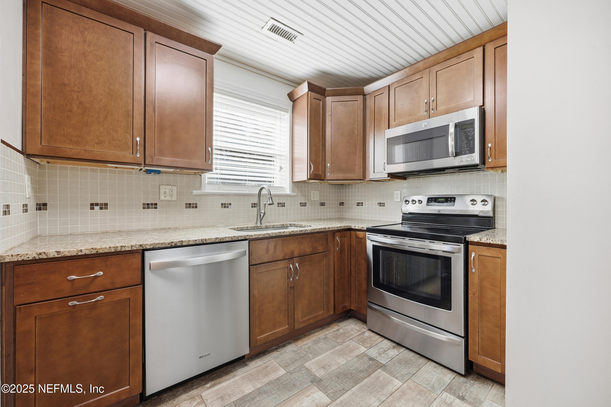 7110 Waikiki Road Jacksonville, FL 32216 - Photo 12 of 39 kitchen