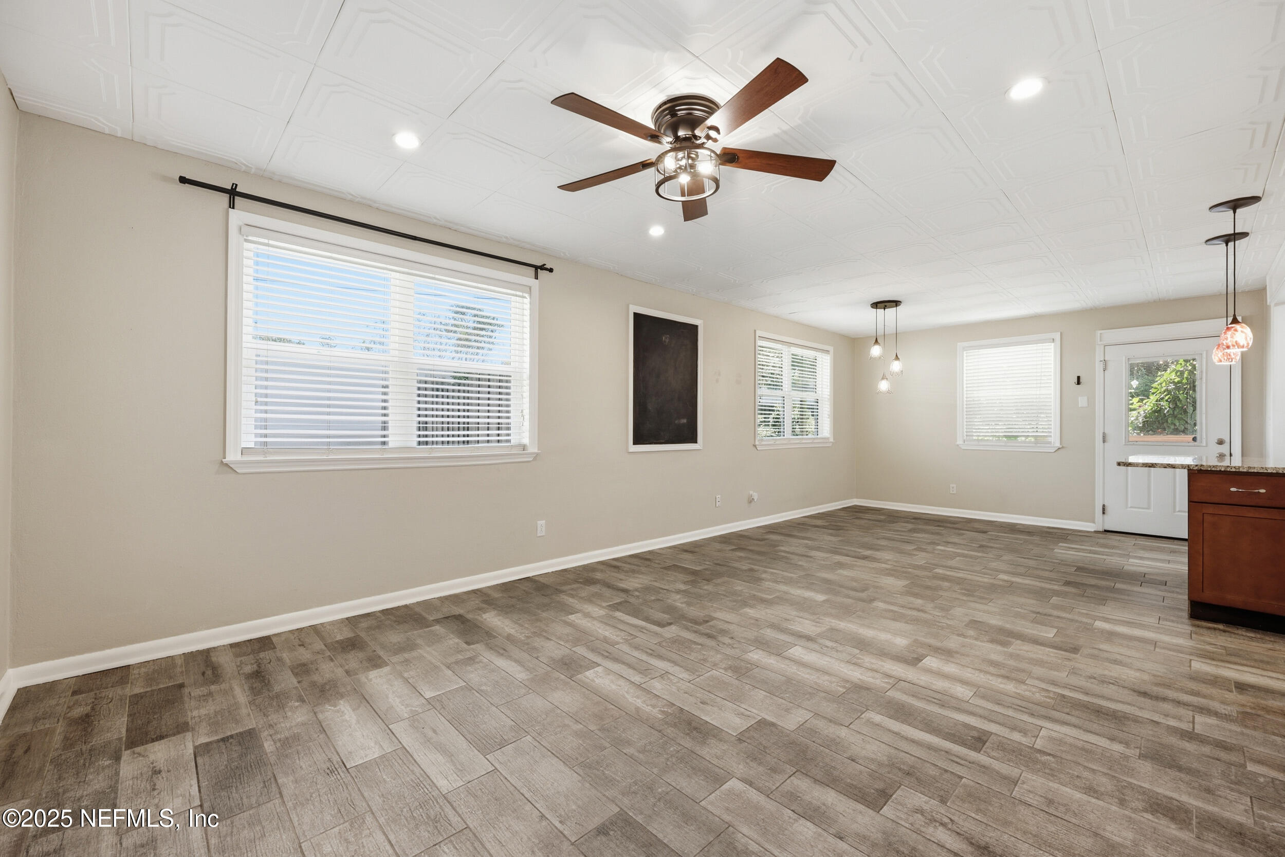 7110 Waikiki Road Jacksonville, FL 32216 - Photo 15 of 39 5_the real estateographers_008