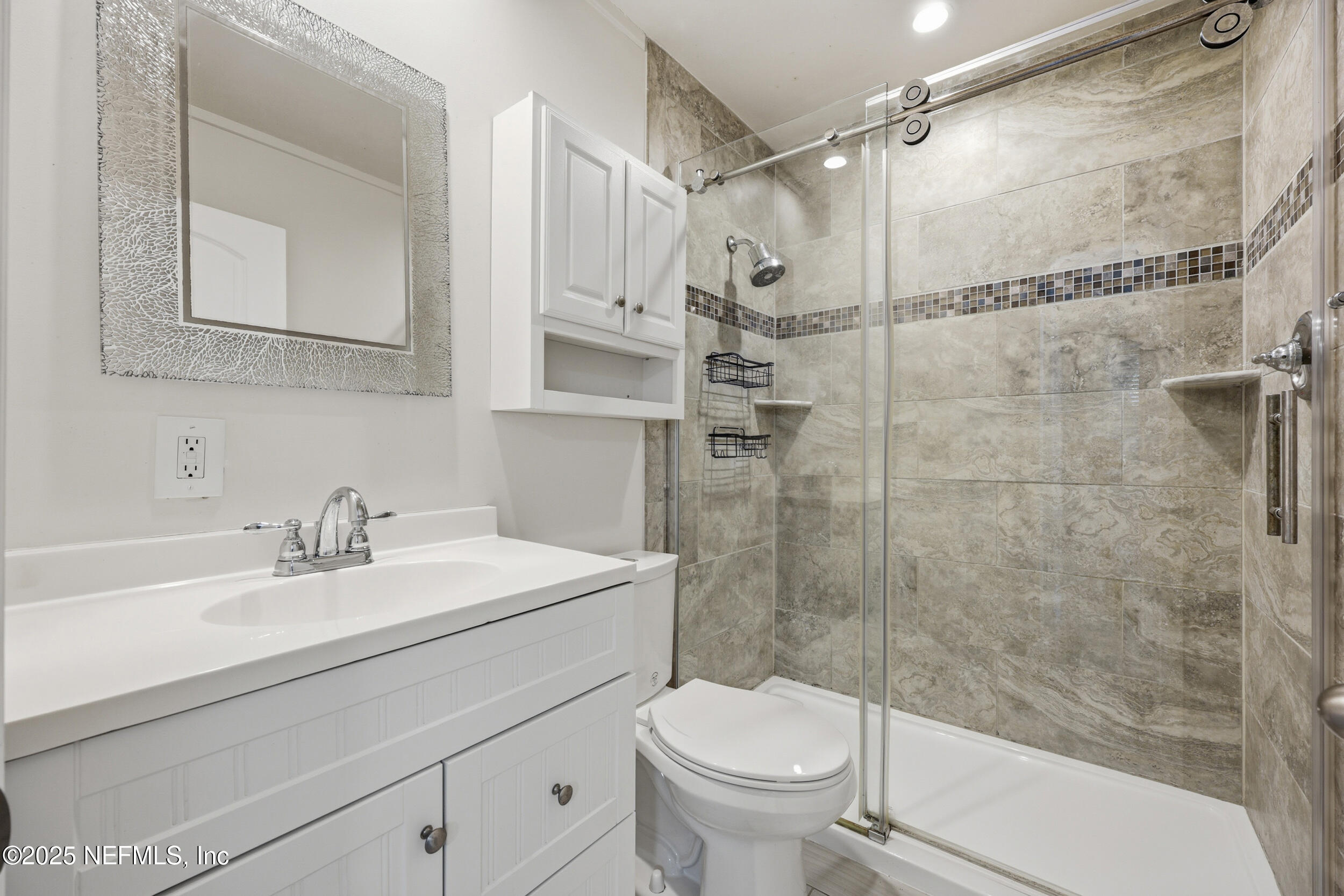 7110 Waikiki Road Jacksonville, FL 32216 - Photo 20 of 39 Primary Bathroom