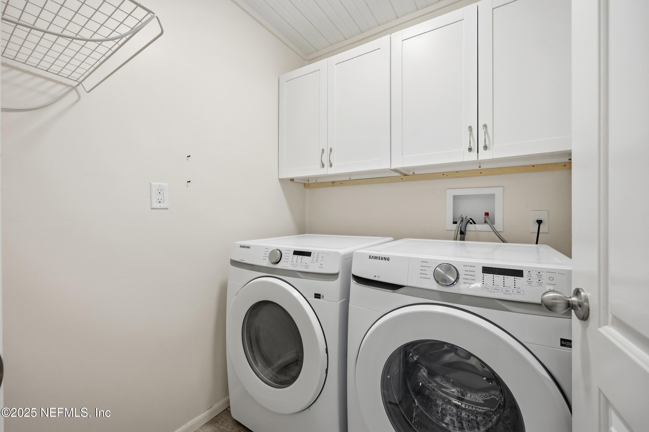 7110 Waikiki Road Jacksonville, FL 32216 - Photo 27 of 39 Laundry Room