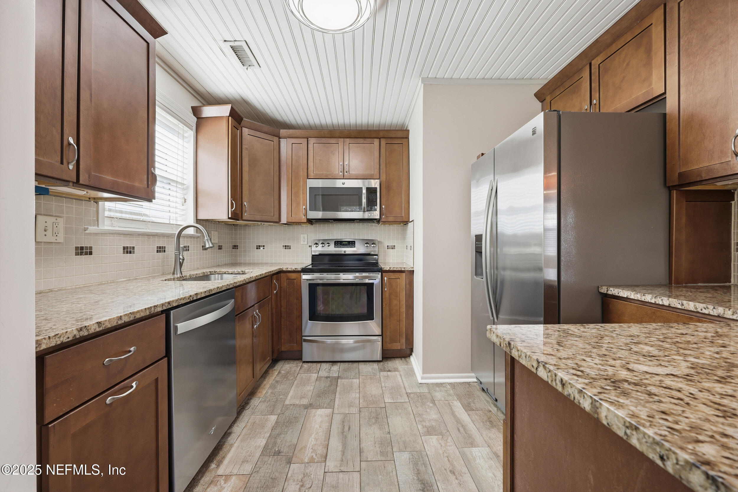 7110 Waikiki Road Jacksonville, FL 32216 - Photo 10 of 39 15_the real estateographers_016