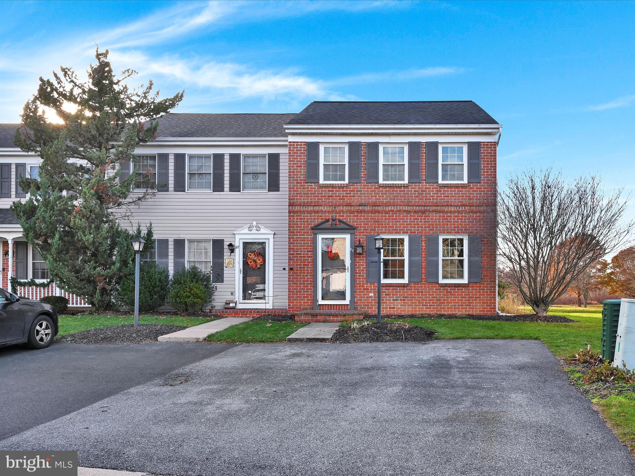89 Laurie Lane Lititz, PA 17543 - Photo 1 of 26 Front