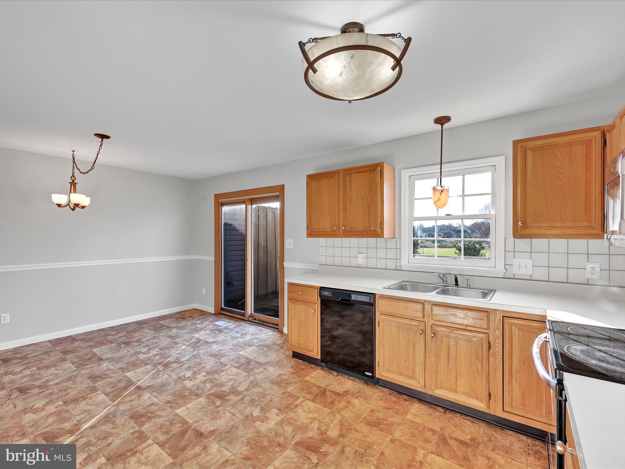 89 Laurie Lane Lititz, PA 17543 - Photo 8 of 26 Kitchen