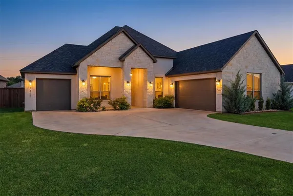 $529,900 | 1525 Blue Lake Drive, Burleson, TX 76058