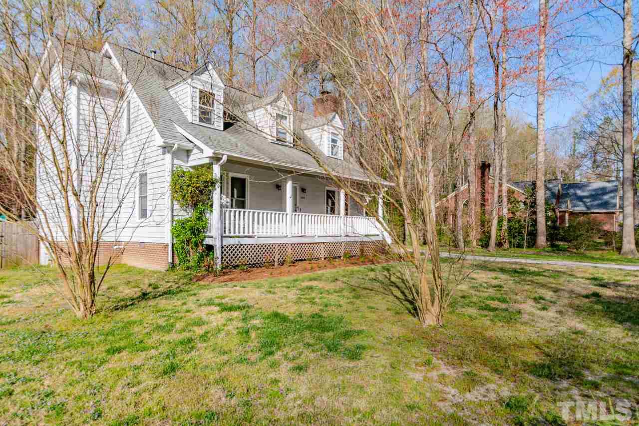 1404 Onslow Road Raleigh, NC 27606 - Photo 27 of 30 a view of a yard in front of the house