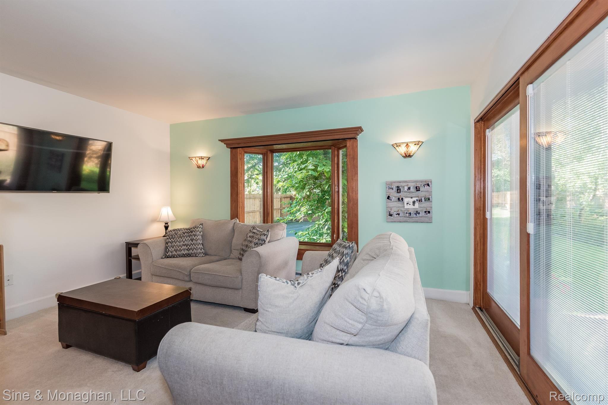 429 Maison Road Grosse Pointe, MI 48236 - Photo 12 of 40 DSC_8963.jpg