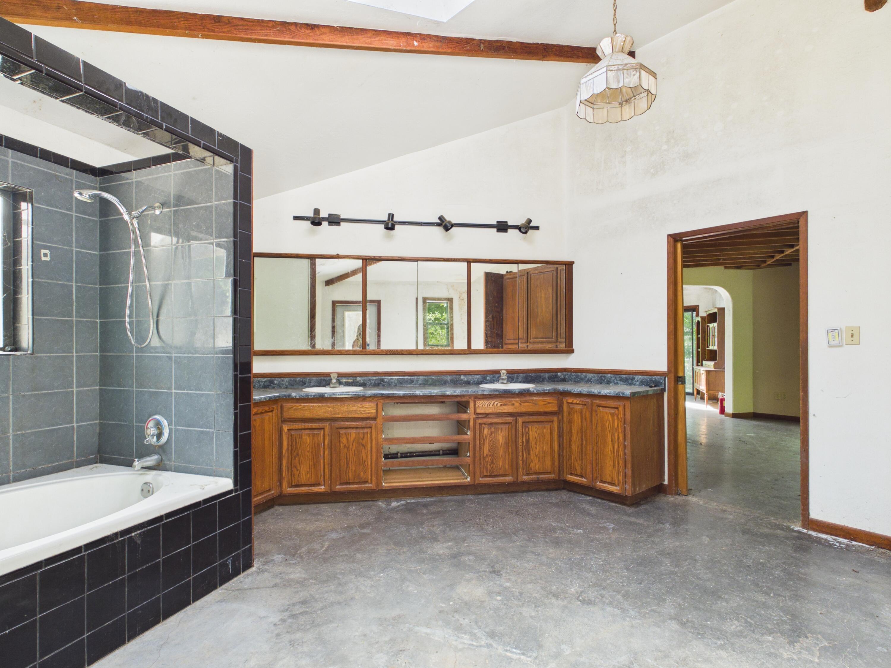 1055 Goodman Ranch Road Garberville, CA 95542 - Photo 23 of 63