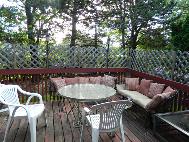 492 Rustic Drive, Unit 492 Wheeling, IL 60090 - Photo 19 of 20 a view of a patio in a balcony