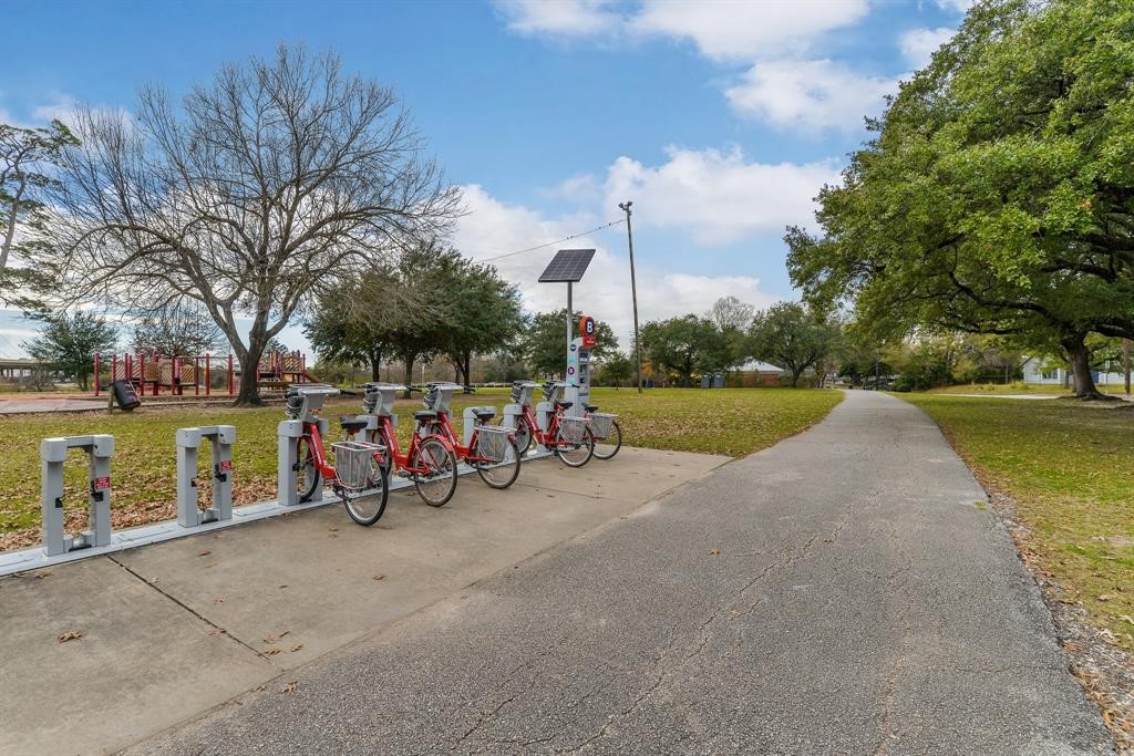 508 East 25th Street Houston, TX 77008 - Photo 44 of 45 The Heights Hike and Bike trails are extensive and run North to South across the Heights.