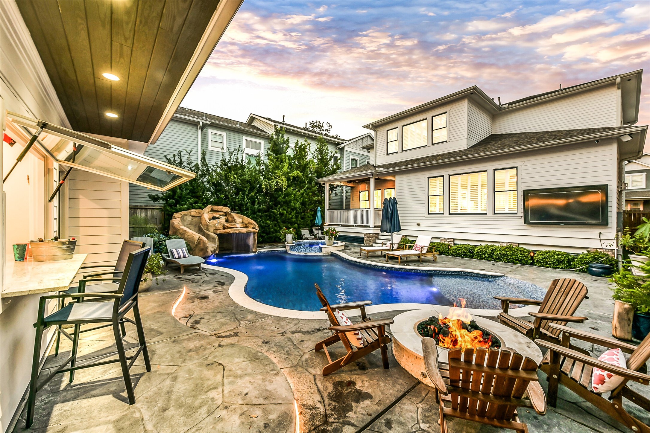 508 East 25th Street Houston, TX 77008 - Photo 7 of 45 Serve your guests effortlessly with the restaurant like pass-through bar space. There is a full cabana bath/changing room for your guests.