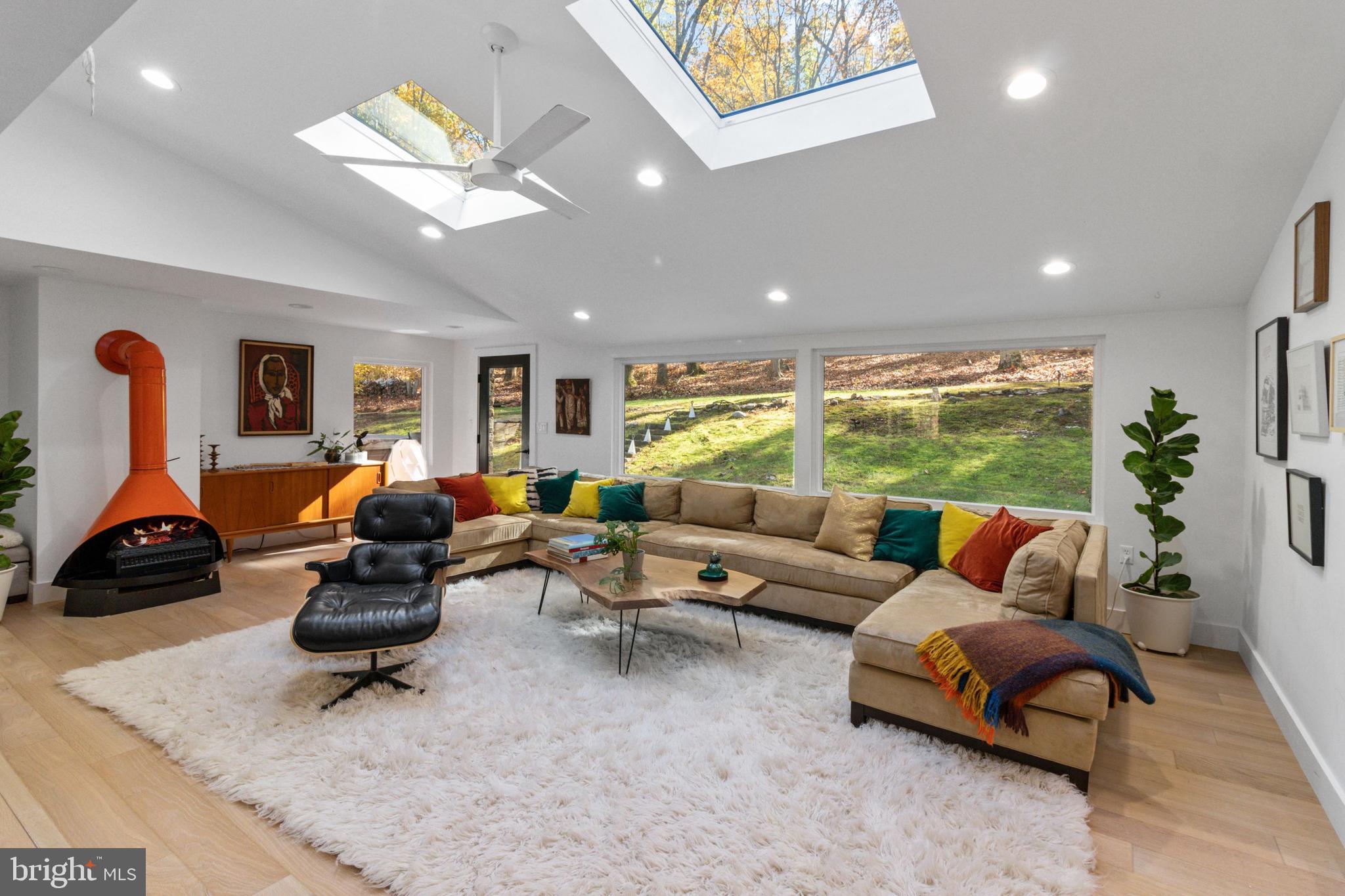 7036 Upper York Road New Hope, PA 18938 - Photo 12 of 45 Great room