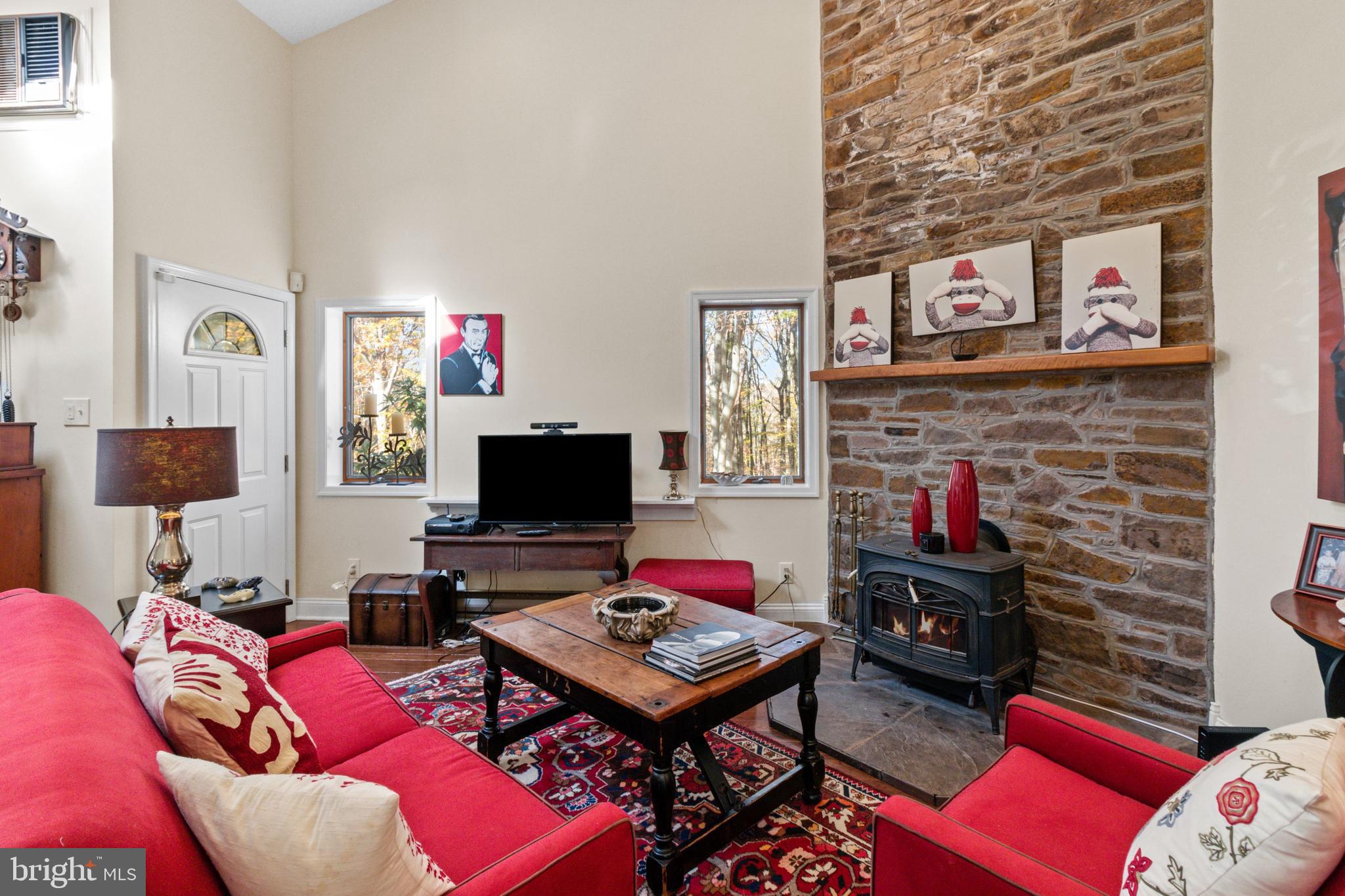 7036 Upper York Road New Hope, PA 18938 - Photo 36 of 45 Apartment Living Room