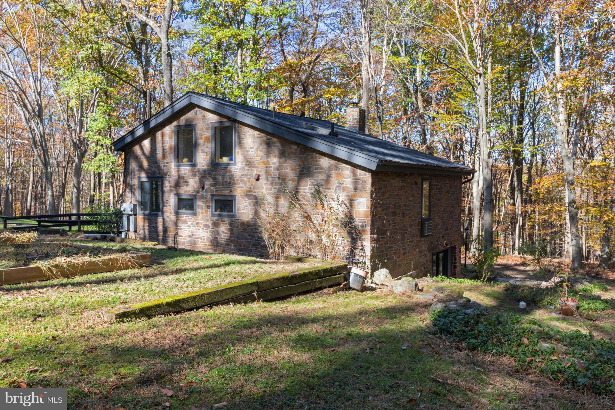 7036 Upper York Road New Hope, PA 18938 - Photo 40 of 45 Back of Carriage House