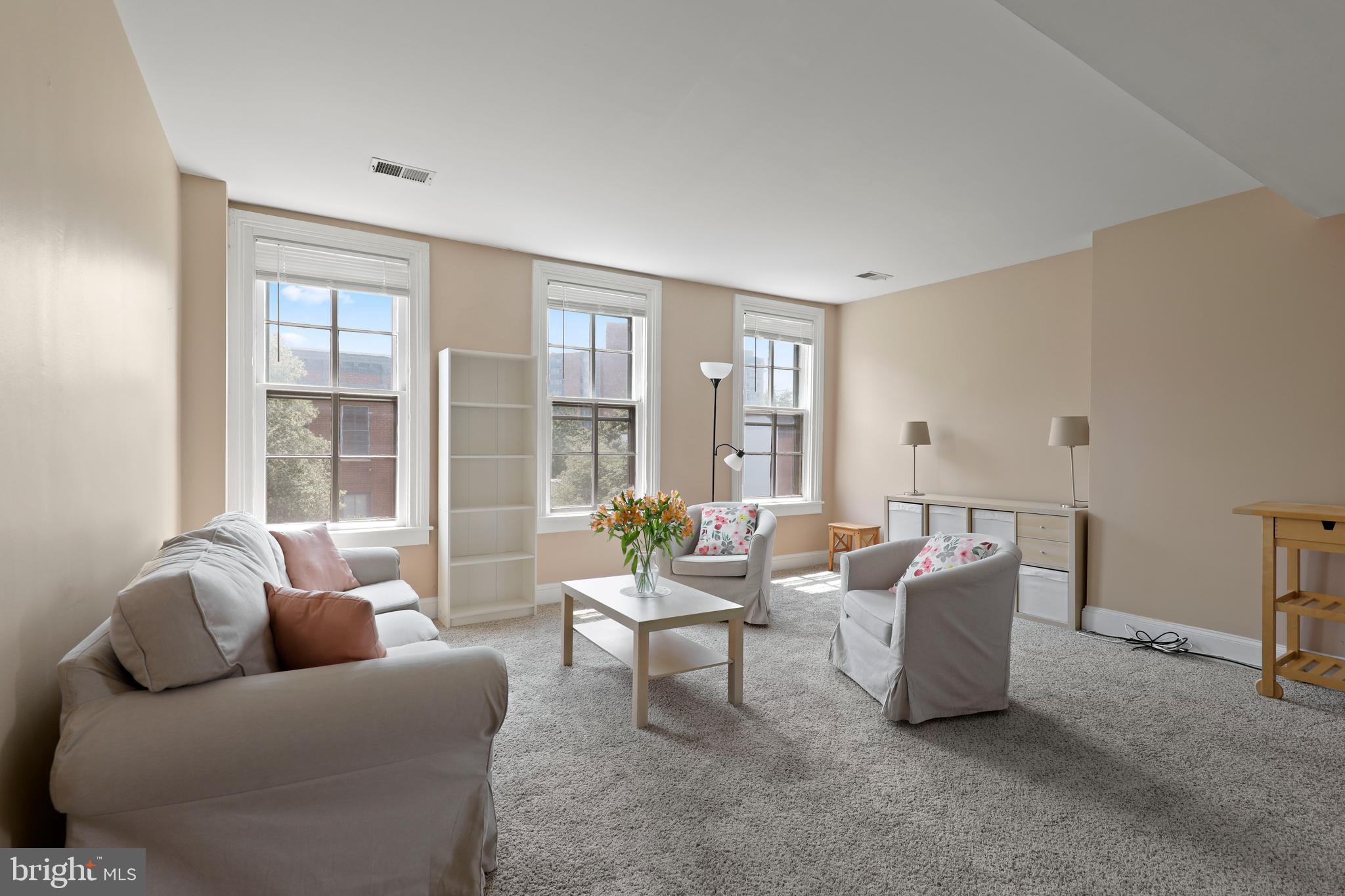 1435 Bolton Street, Unit 2 Baltimore, MD 21217 - Photo 19 of 45 Flooded with natural light and furnished!