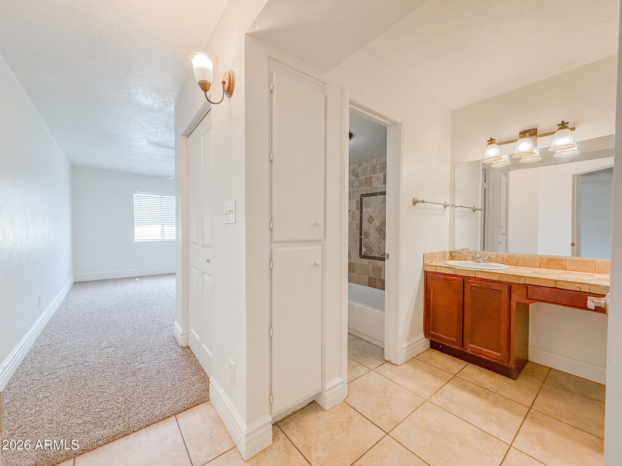 3825 East Camelback Road, Unit 215 Phoenix, AZ 85018 - Photo 16 of 24 Photo Apr 16 2026, 12 27 08 PM