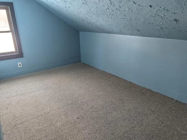 $89,500 | 526 1st Avenue Southeast, Wells, MN 56097