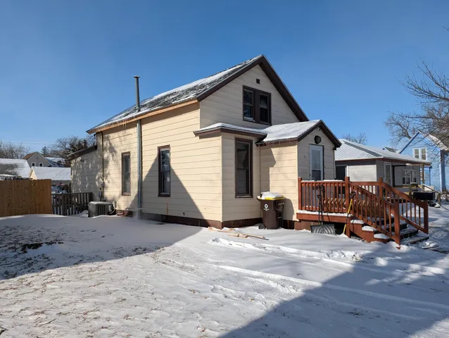 $135,000 | 526 1st Avenue Southeast, Wells, MN 56097