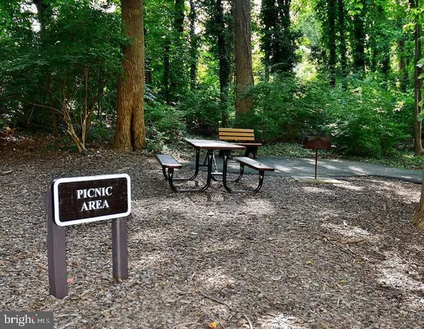 $1,995 | 5225 Pooks Hill Road, Unit 120N, Bethesda, MD 20814