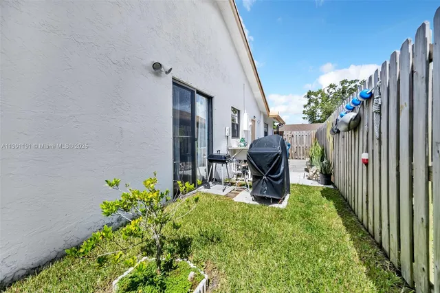 $530,000 | 10640 Northwest 32nd Street, Sunrise, FL 33351