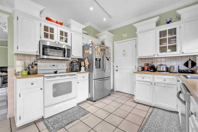 $530,000 | 10640 Northwest 32nd Street, Sunrise, FL 33351