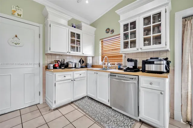 $530,000 | 10640 Northwest 32nd Street, Sunrise, FL 33351