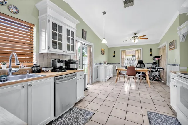 $530,000 | 10640 Northwest 32nd Street, Sunrise, FL 33351