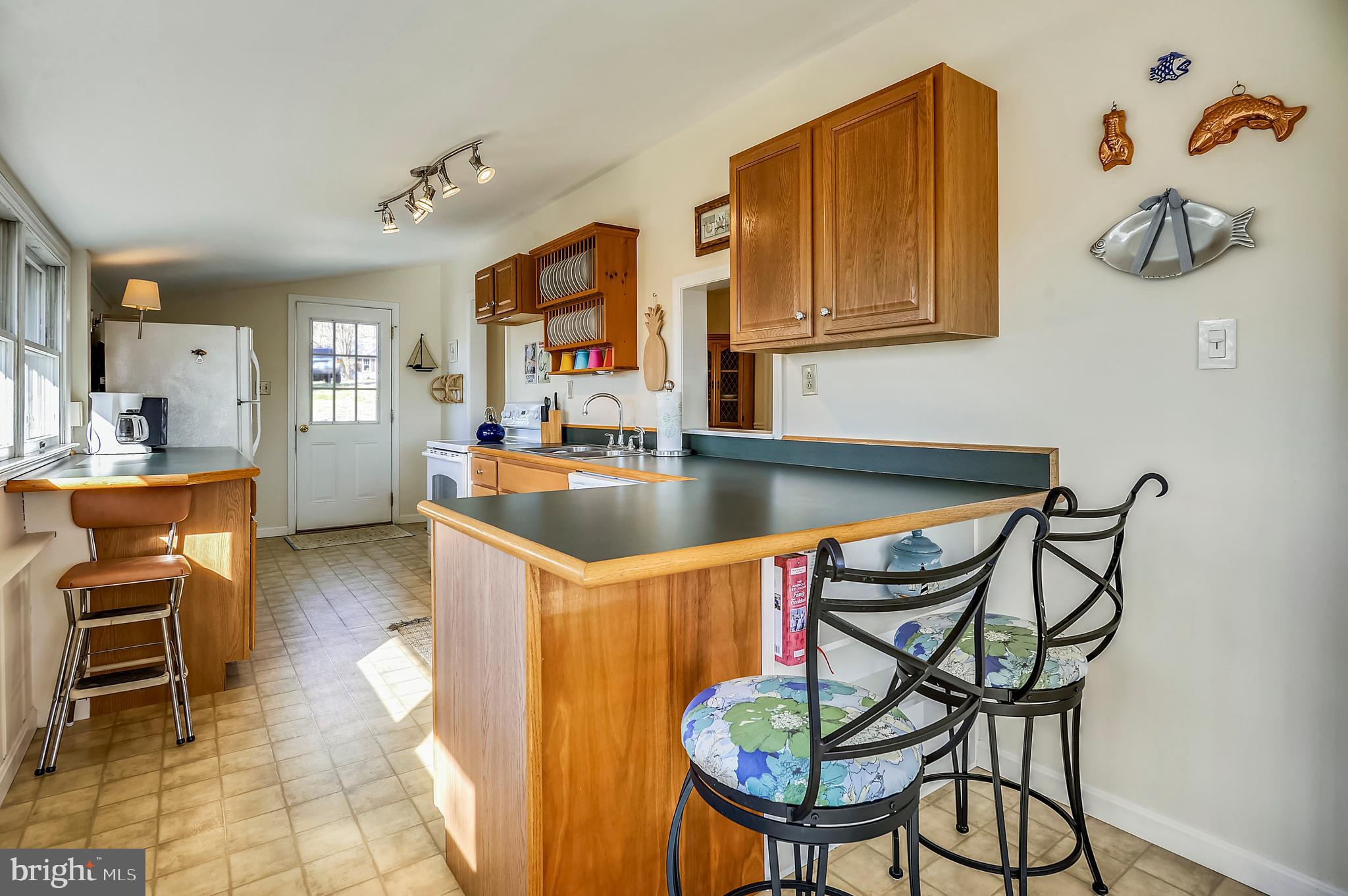 4888 Ridge Road Chesapeake Beach, MD 20732 - Photo 19 of 56 Breakfast bar