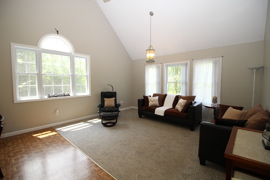 576 Barre Road Templeton, MA 01468 - Photo 8 of 30