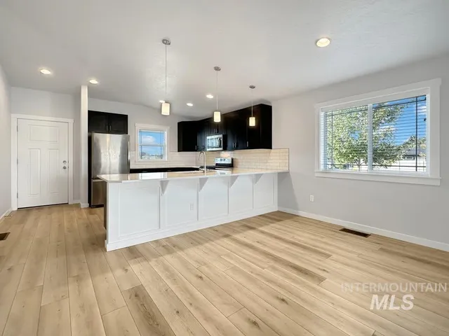 $1,900 | 1670 Panama Avenue, Emmett, ID 83617