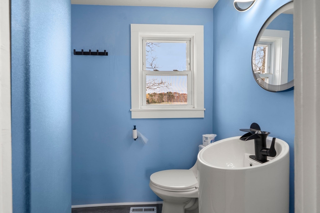 156 Sandwich Road Wareham, MA 02571 - Photo 20 of 32