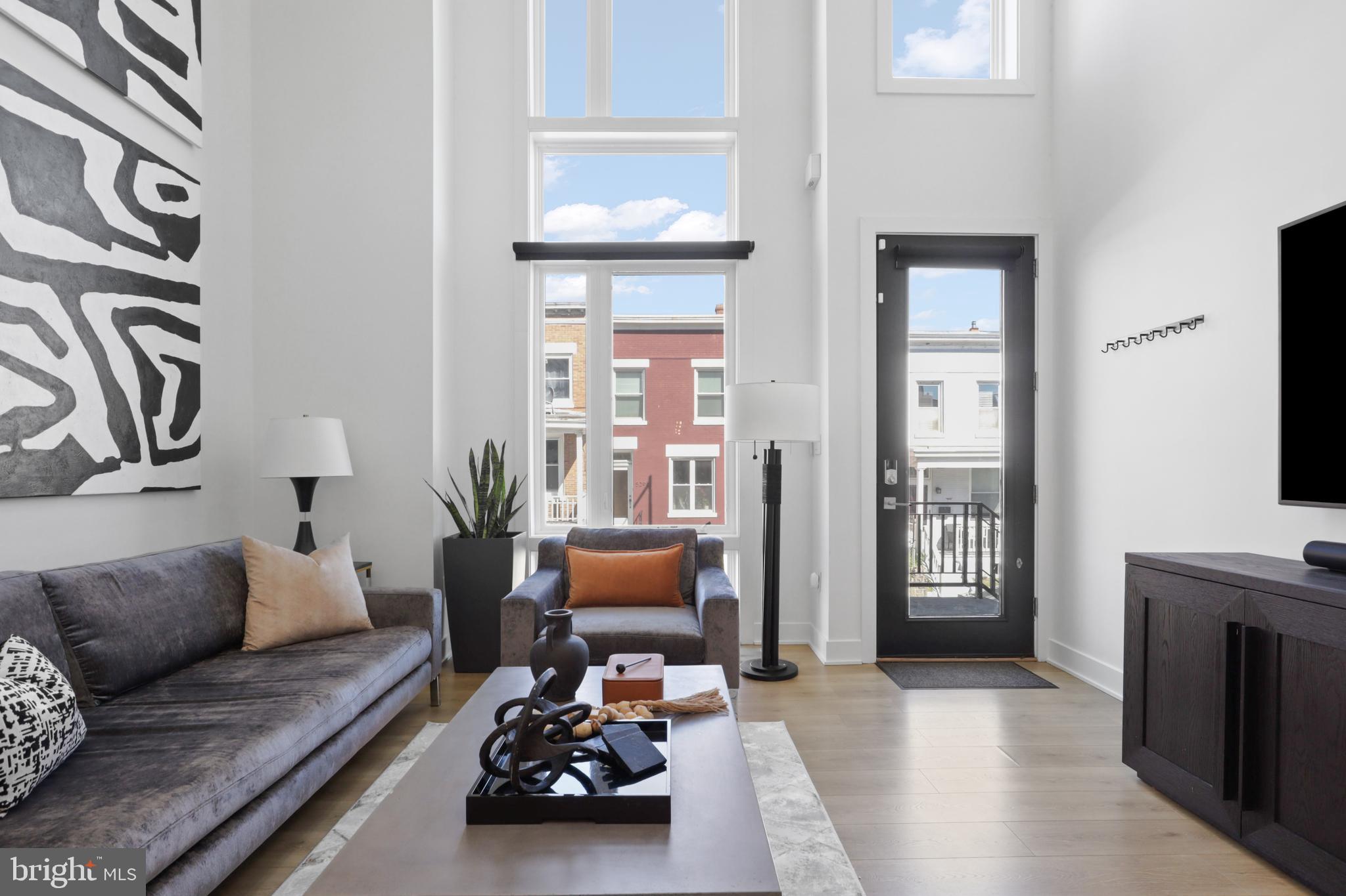 558 Harvard Street Northwest, Unit B Washington, DC 20001 - Photo 5 of 67
