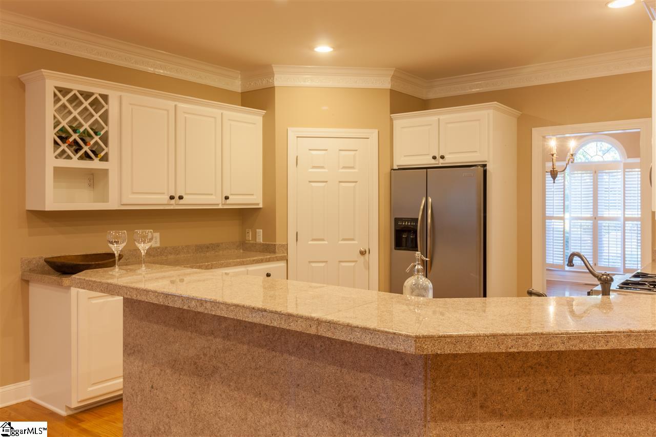 118 River Oaks Road Greer, SC 29650 - Photo 5 of 35 Gallery Image 5