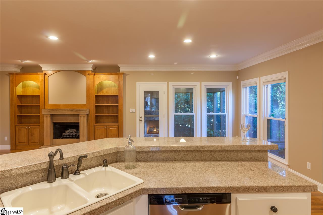 118 River Oaks Road Greer, SC 29650 - Photo 7 of 35 Gallery Image 7