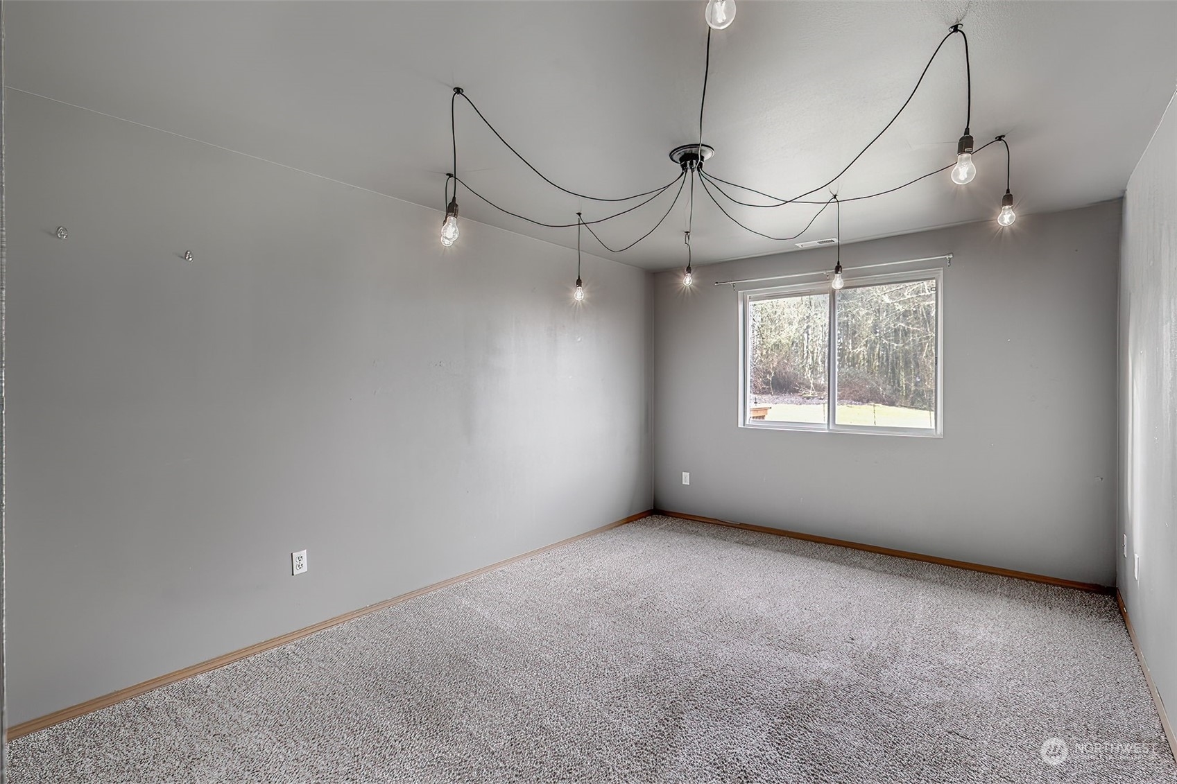 137 Ridgecrest Drive Longview, WA 98632 - Photo 17 of 40 a view of an empty room with a window
