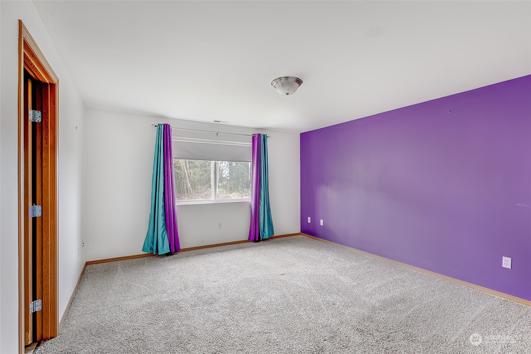 137 Ridgecrest Drive Longview, WA 98632 - Photo 23 of 40 a view of an empty room with a window