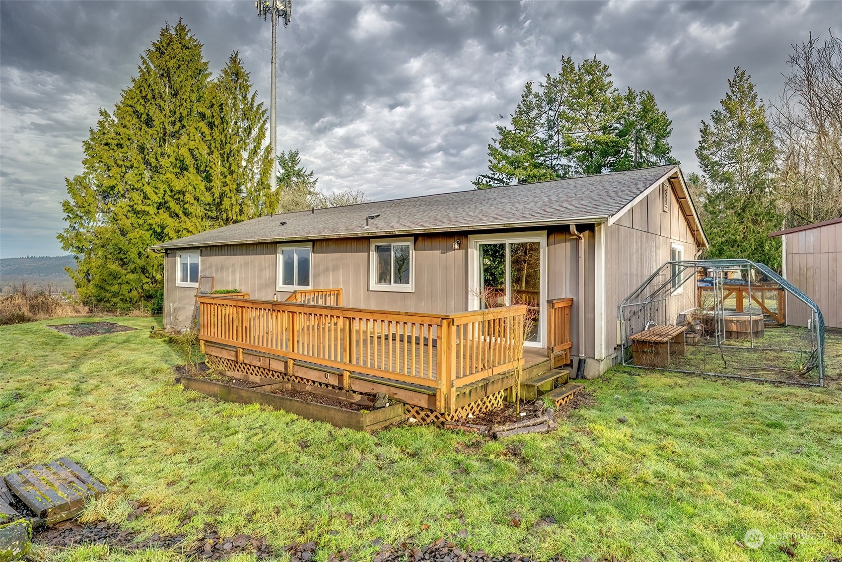 137 Ridgecrest Drive Longview, WA 98632 - Photo 34 of 40 a view of a house with a yard
