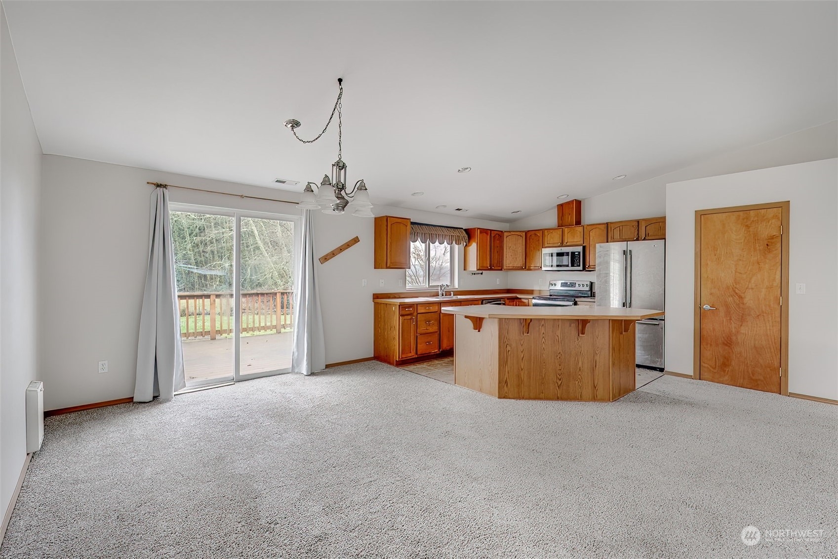 137 Ridgecrest Drive Longview, WA 98632 - Photo 9 of 40 a view of kitchen with stainless steel appliances cabinets