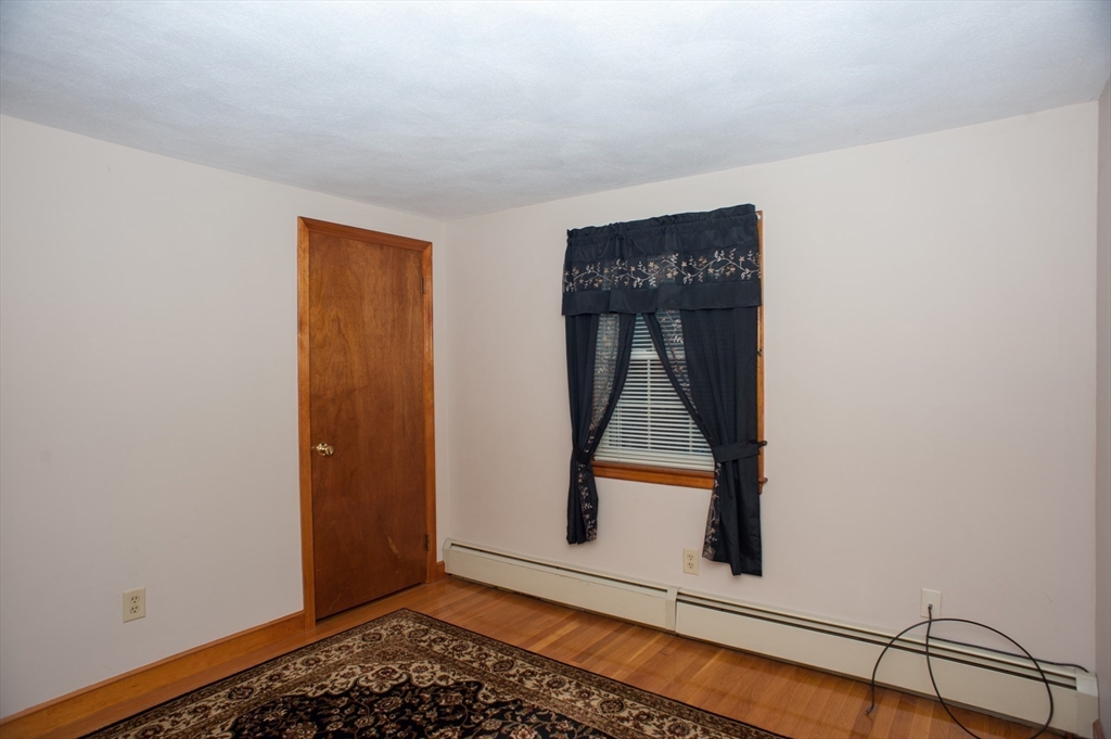 201 Prescott Road Northbridge, MA 01588 - Photo 14 of 41