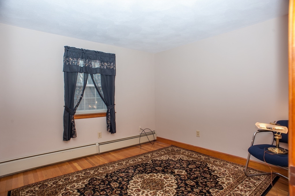 201 Prescott Road Northbridge, MA 01588 - Photo 15 of 41