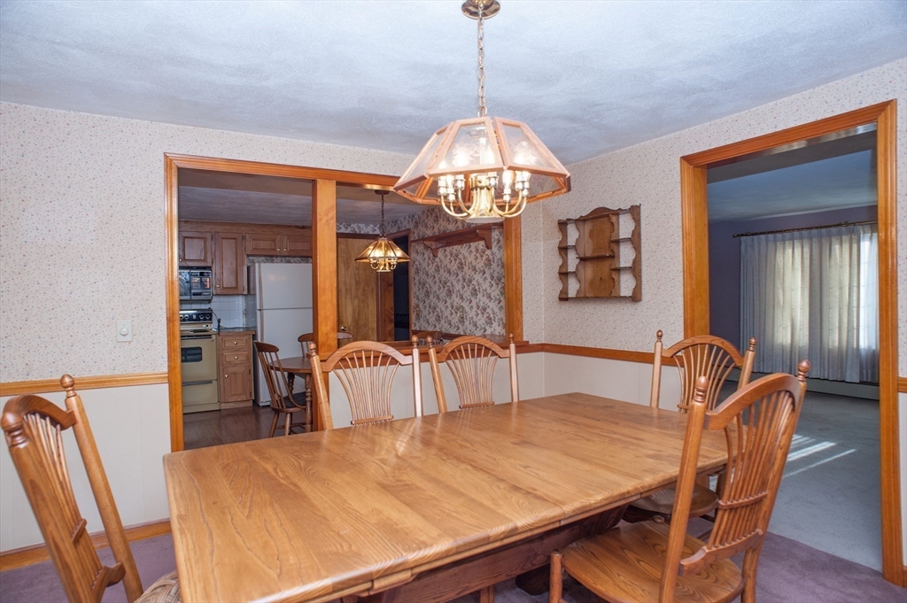 201 Prescott Road Northbridge, MA 01588 - Photo 6 of 41