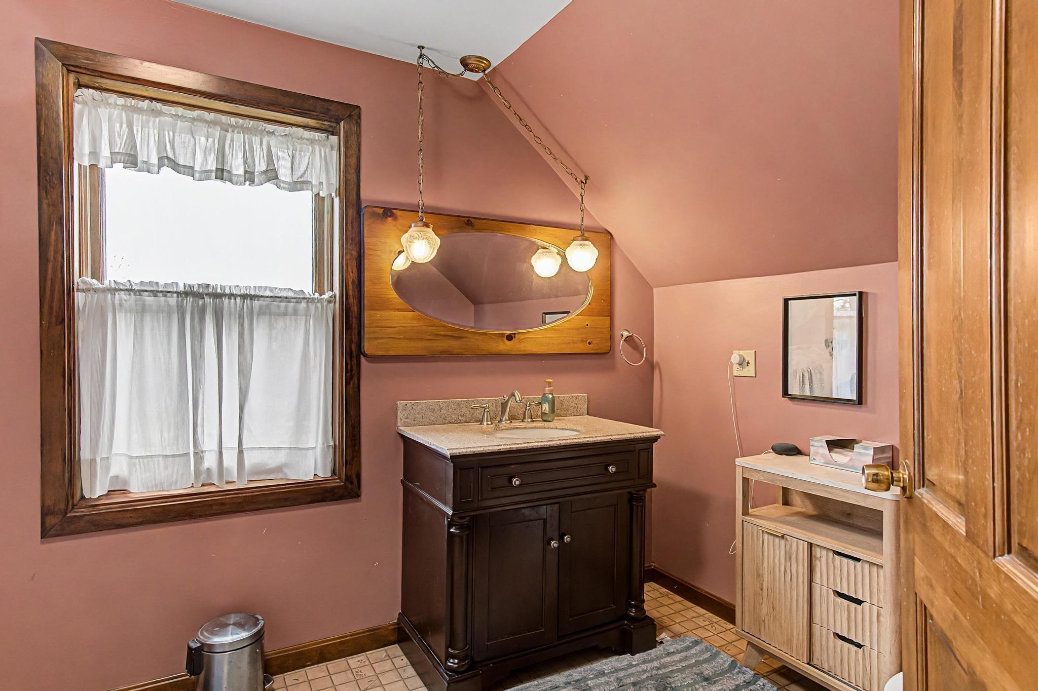 1860 Fairfax Road St. Albans Town, VT 05478 - Photo 14 of 60