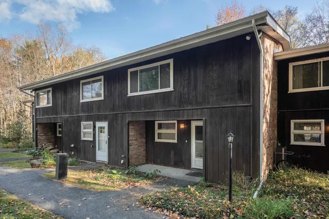 $668,000 | 67 Fox Hill Road, Unit 3, Stowe, VT 05672