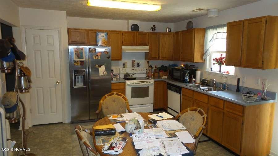 851 Roberts Road Newport, NC 28570 - Photo 9 of 15 851 Roberts Road Kitchen_resized