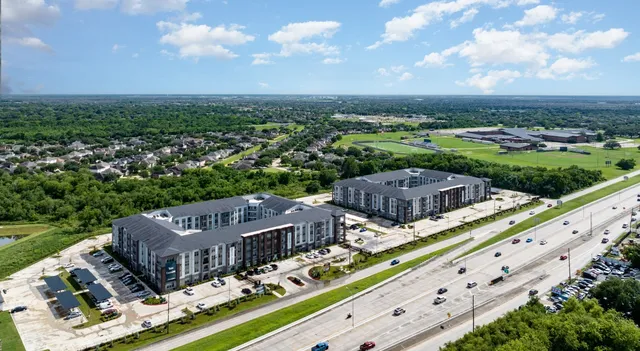 $1,930 | 16717 Westpark Drive, Unit B5D, Houston, TX 77083