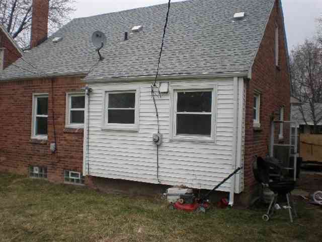 400 Sherbourne Street Inkster, MI 48141 - Photo 6 of 6 31051793-5.JPG