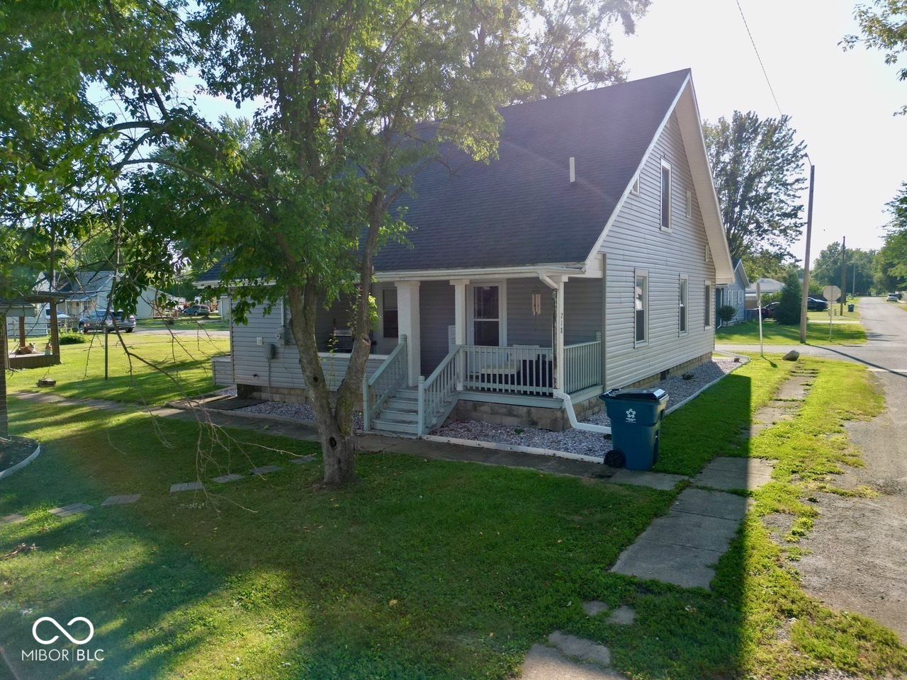 218 Greenberry Street Marion, IN 46952 - Photo 3 of 33