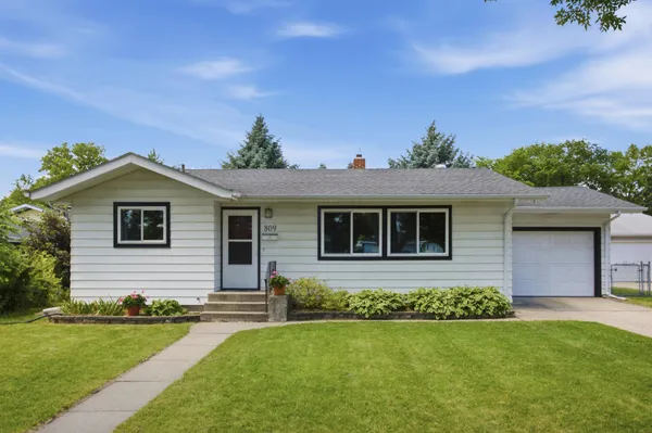 $265,000 | 809 19th Street North, Moorhead, MN 56560