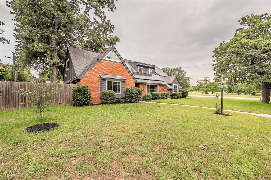 7341 Normandy Road Fort Worth, TX 76112 - Photo 3 of 40